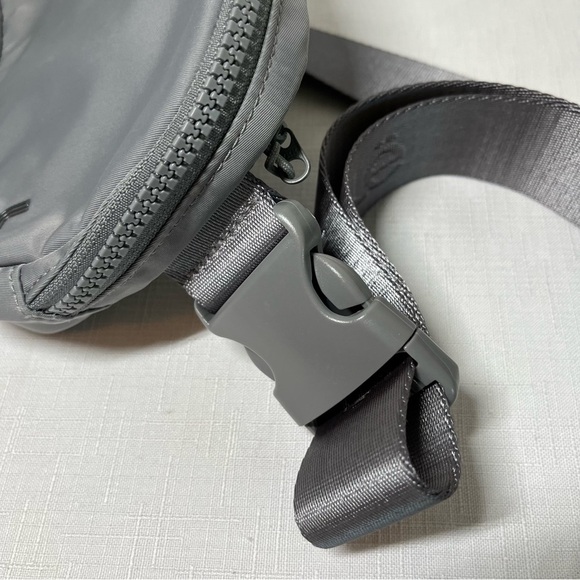 Lole Belt Bag. Minimalist Design. Charcoal Grey. Logo on belt. Adjustable - Picture 4 of 9